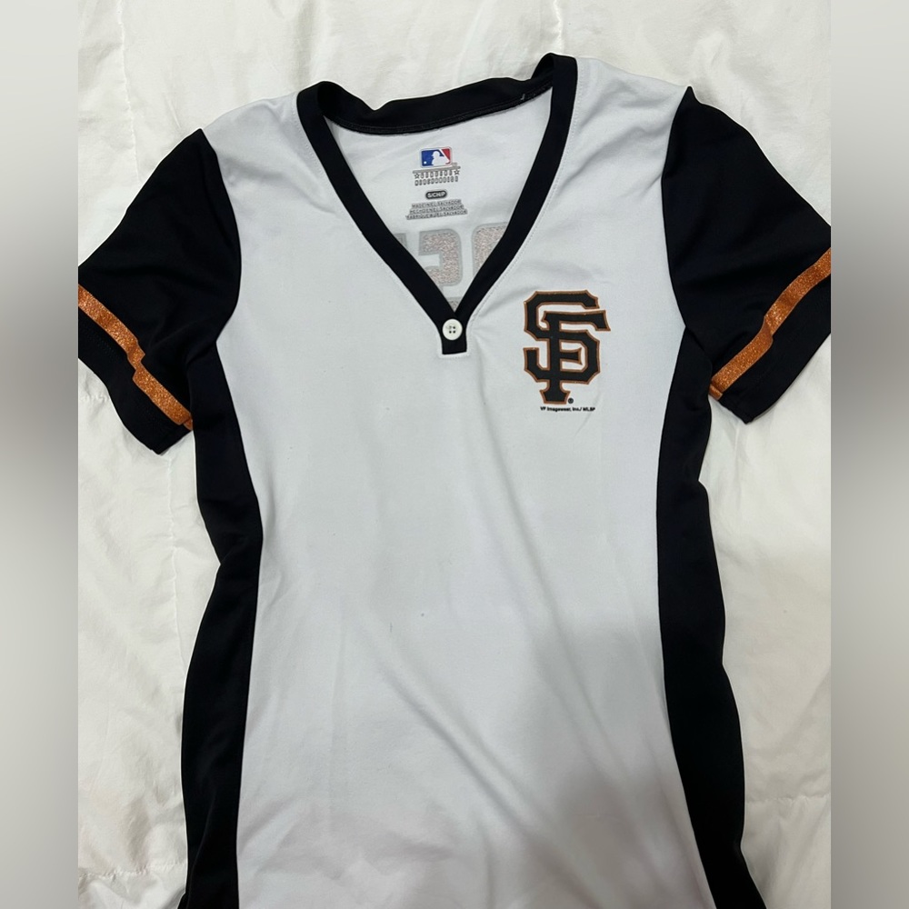 Women’s (S) San Francisco Giants Buster Posey jersey.